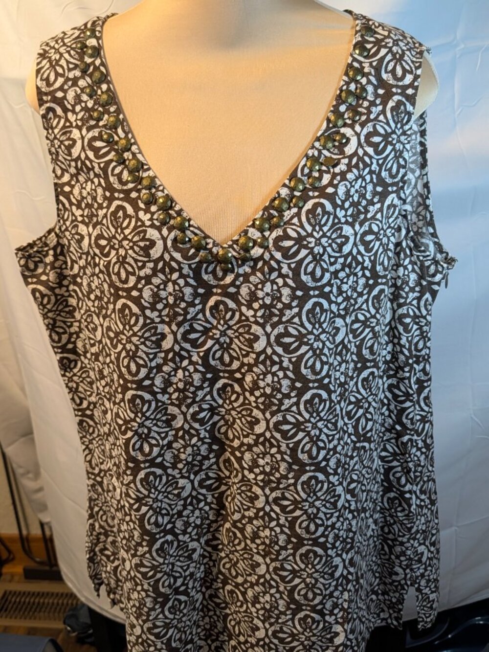 Liz Claiborne Sleeveless Tunic Women's XL Brown/White Neckline Studs Zipper